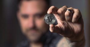 Goldman Sachs Ofrece un Préstamo Respaldado por Bitcoin