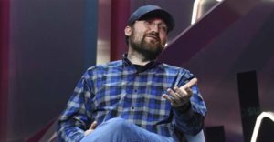 Hoskinson Advierte sobre la Centralización en la Era de las Criptomonedas