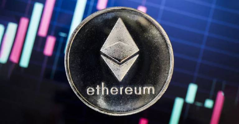 Ballenas de Ethereum Mueven $21.9M: ¿Se Aproxima una Gran Venta de ETH?