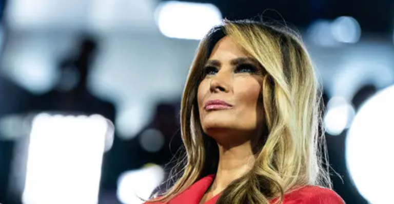 Melania Trump Lanza Collar Innovador con Integración de NFT en Solana