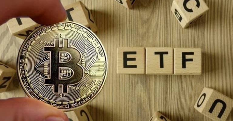 Ingresos de ETFs de Bitcoin Crecen en $555M: ¿Se Aproxima un Mercado Alcista?