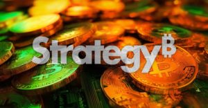 Strategy Adquiere 130 Bitcoin por $10.7 Millones y Se Acerca a los 500.000 BTC
