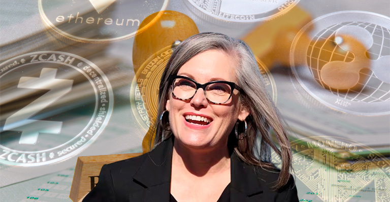 La Gobernadora de Arizona, Hobbs, Bloquea dos Proyectos de Ley sobre Criptomonedas, Alegando un Riesgo Excesivo