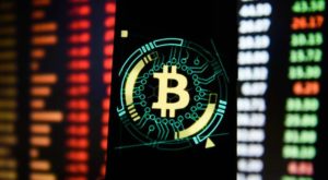 Bitcoin turns red again as Chinese regulators tighten their grip