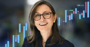Cathie Wood Rebuts Jamie Dimon: Bitcoin, Much More Than a 'Pet Stone'