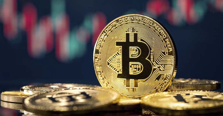 Bitcoin Strengthens Dominance Amid Historic Interest in Halving and Cryptocurrency Market Volatility