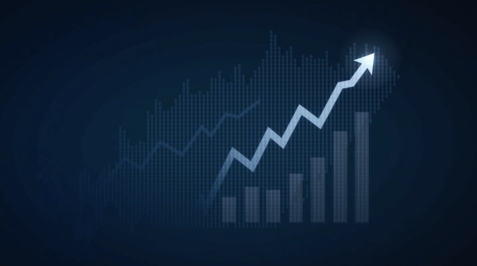 Photorealistic header with the Solana logo, an upward-trending chart and ETF icons on an institutional editorial background.